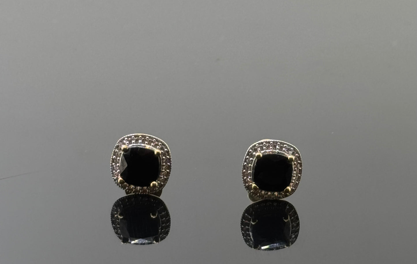 22K Solid Gold Fancy Studs ES108