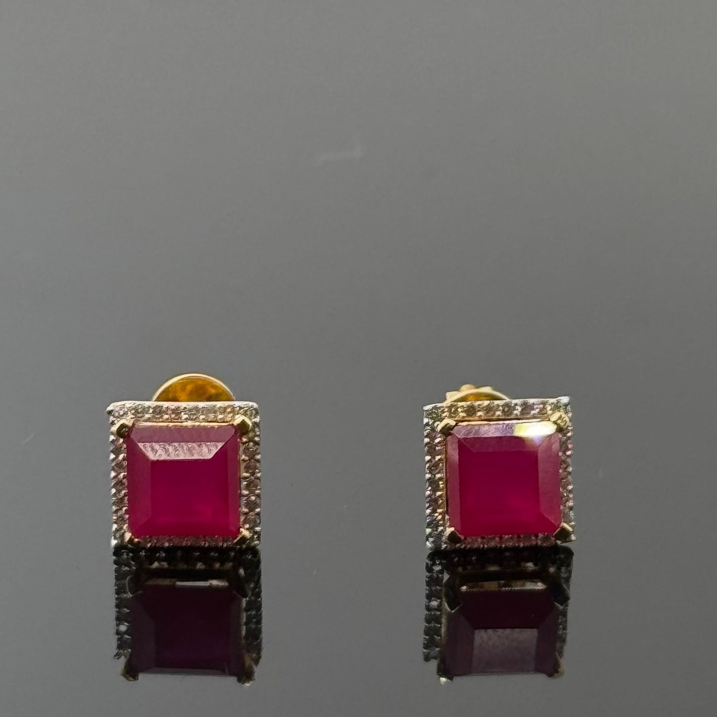 22K Solid Gold Fancy Studs ES112