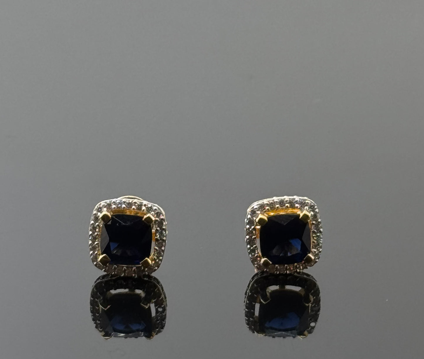 22K Solid Gold Fancy Studs ES118