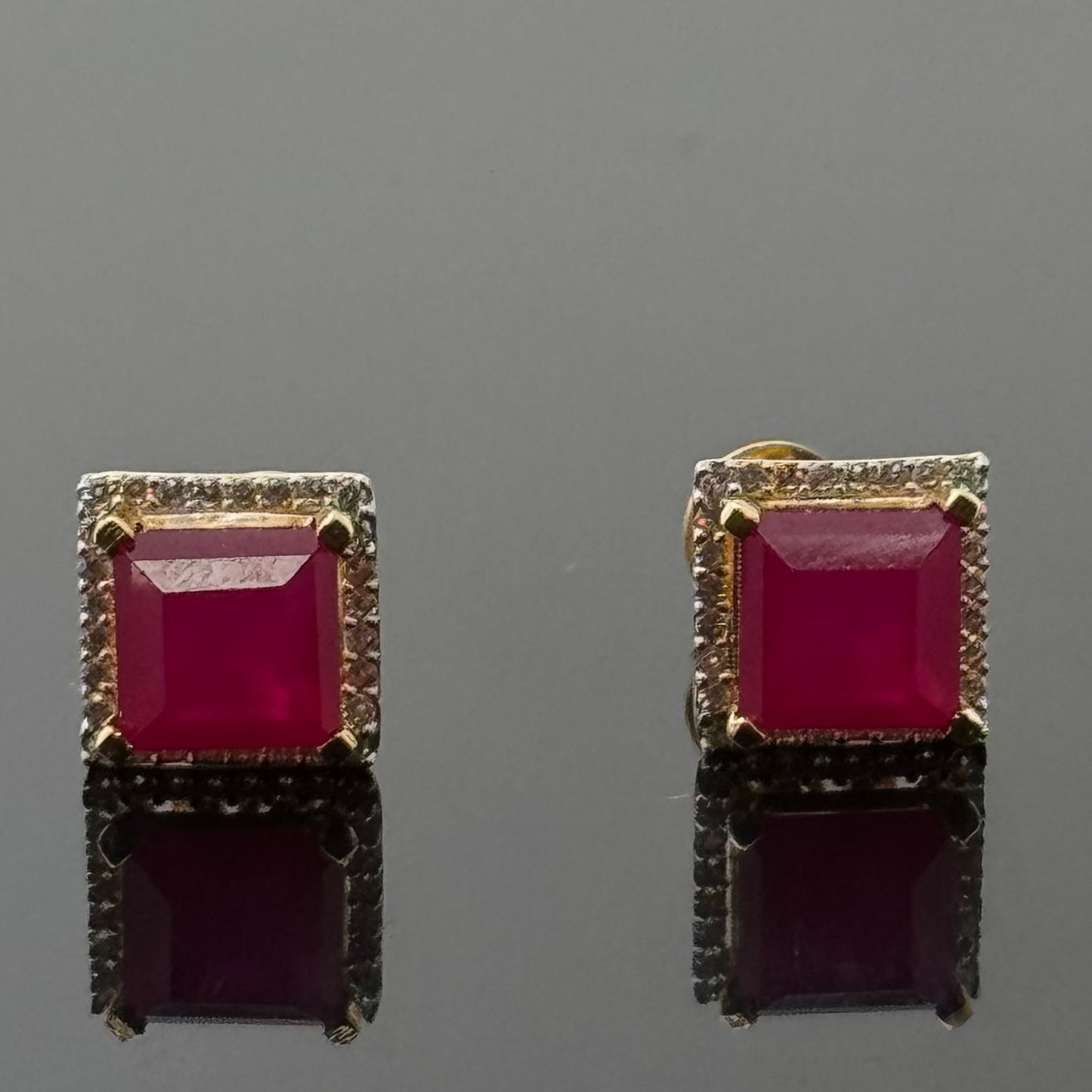 22K Solid Gold Fancy Studs ES125