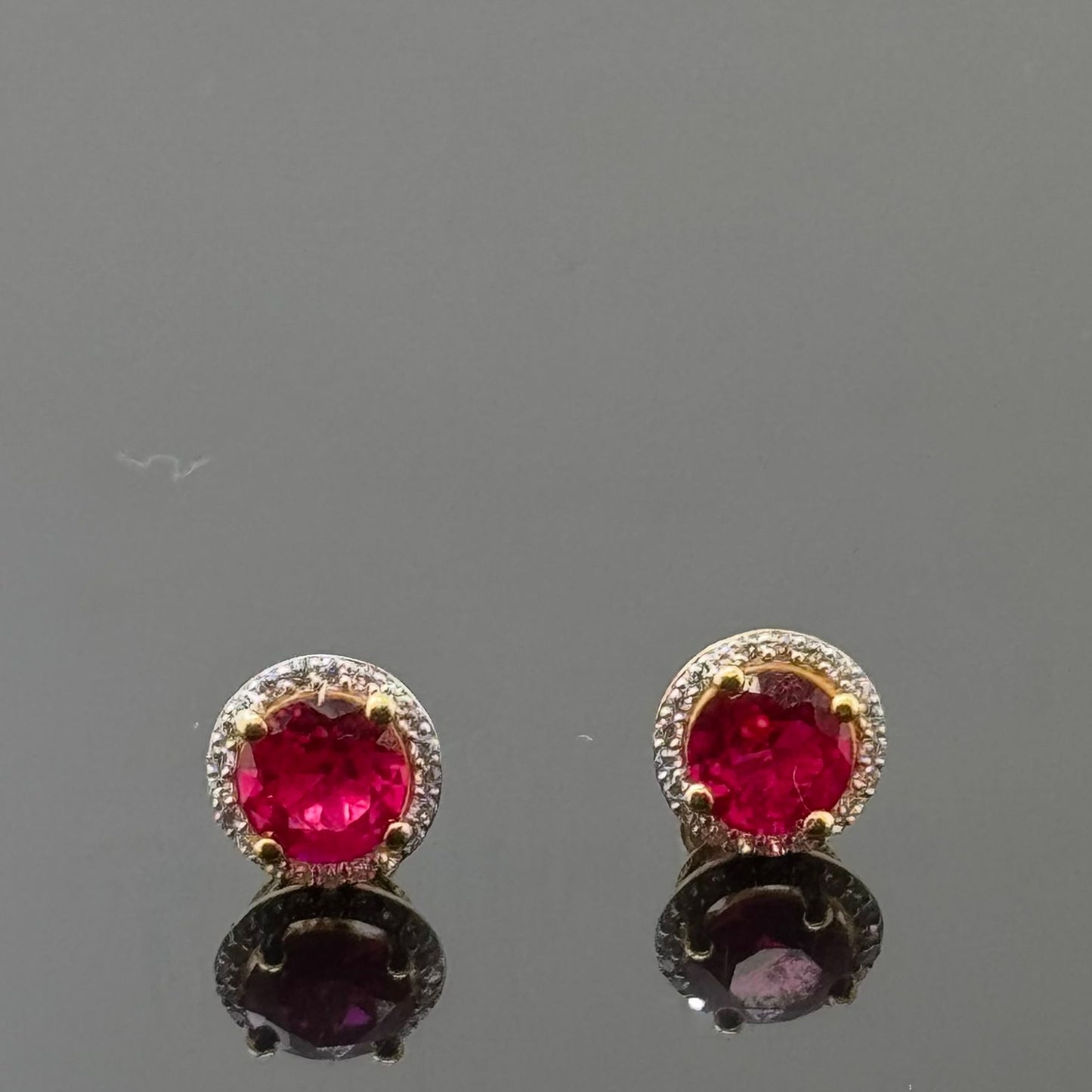 22K Solid Gold Fancy Studs ES136