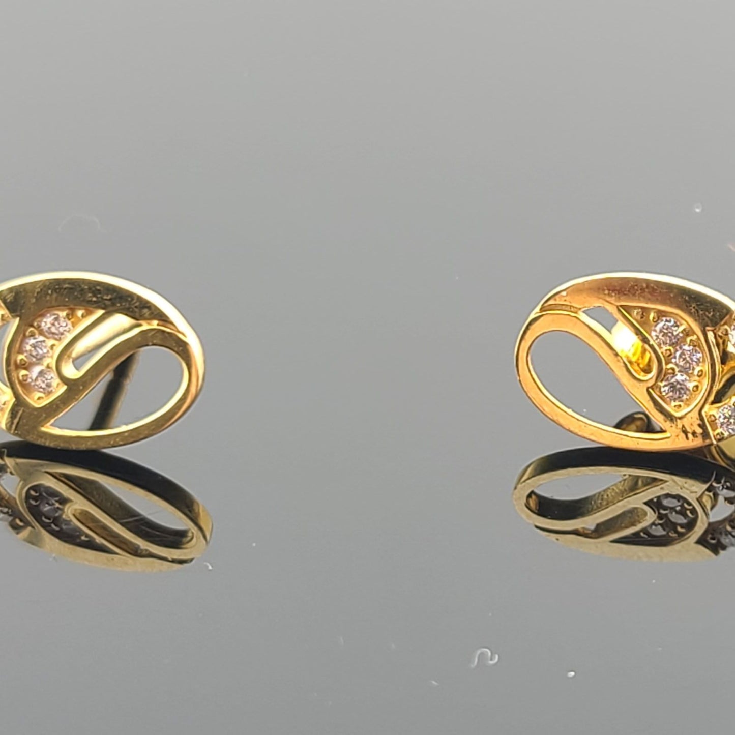 22K Solid Gold Children Studs ES1677