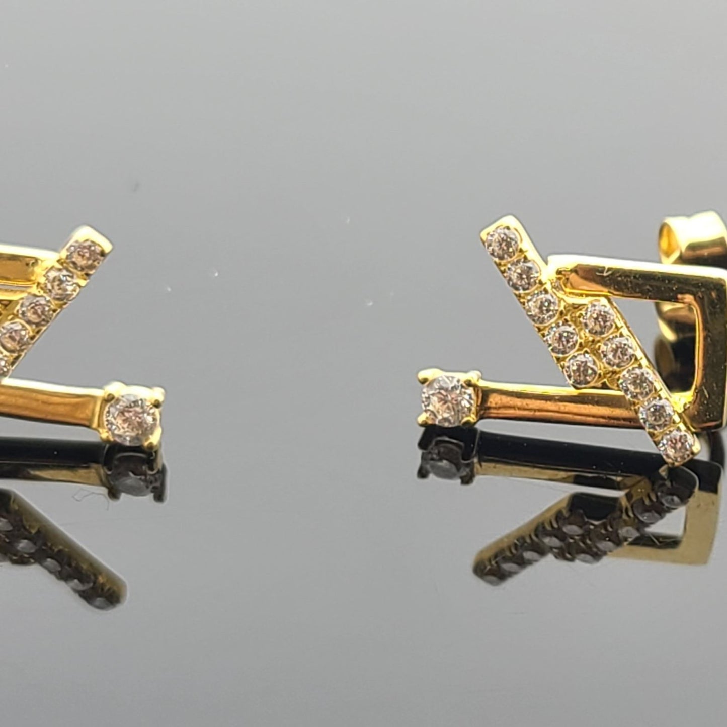 22K Solid Gold Children Studs ES1685