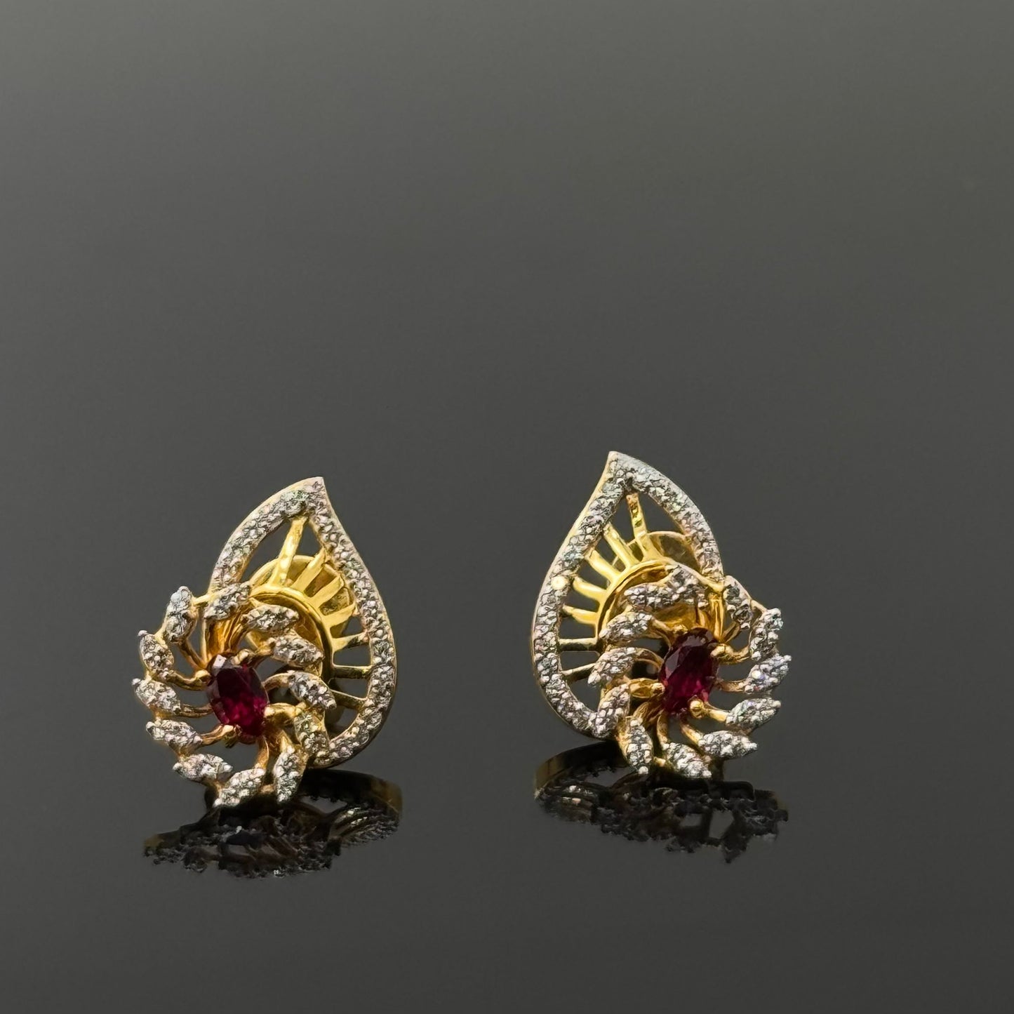22K Solid Gold Fancy Studs ES194