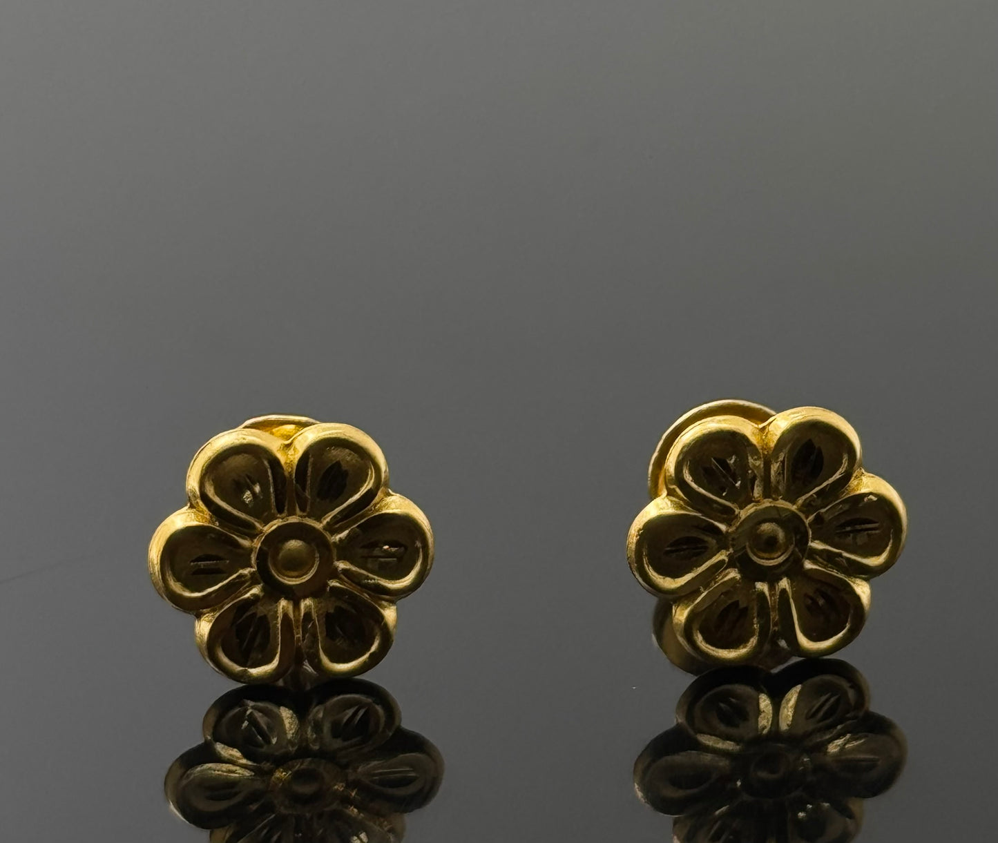 22K Solid Gold Fancy Studs ES198