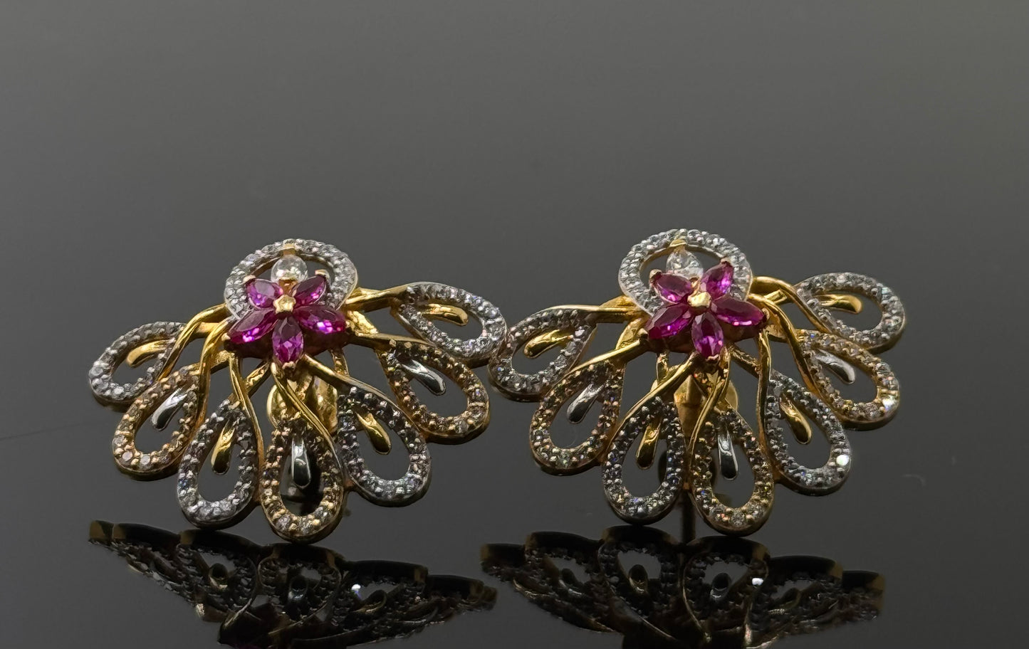 22K Solid Gold Fancy Studs ES214