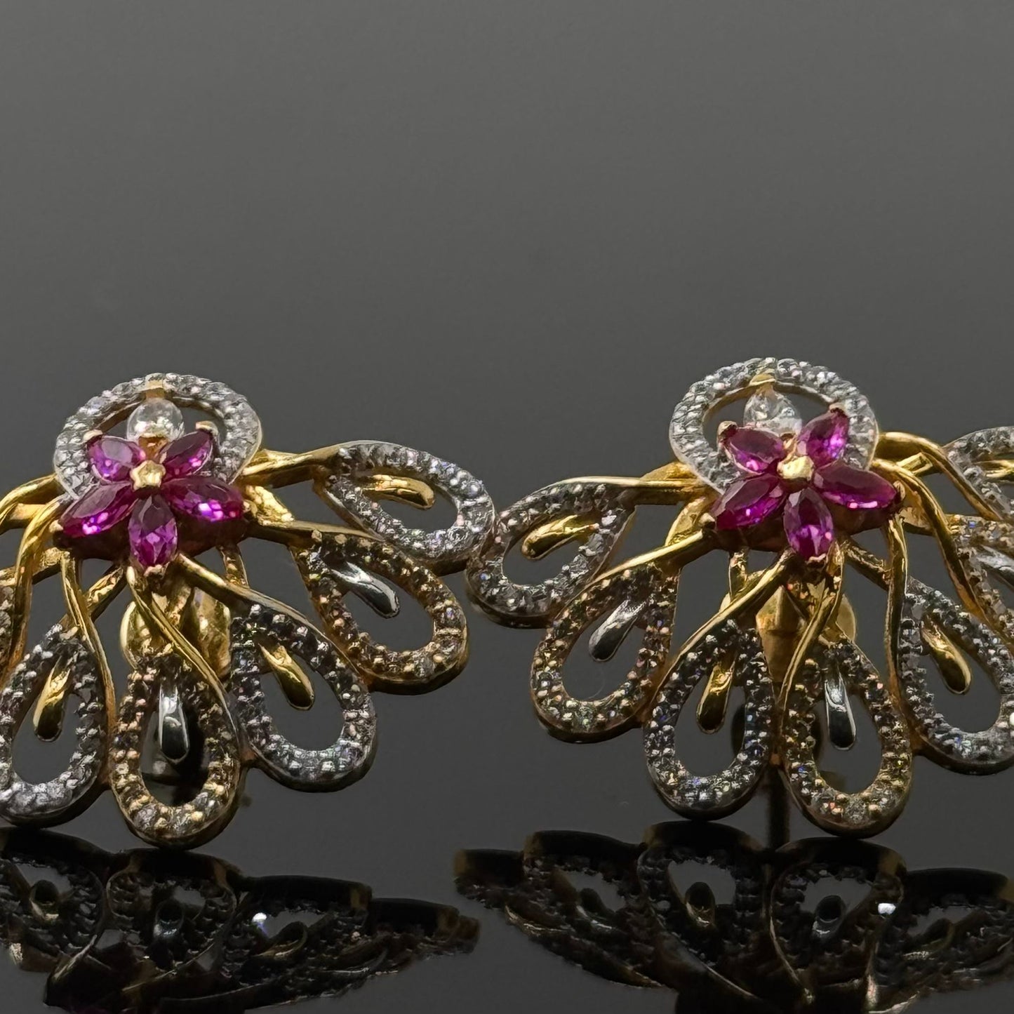 22K Solid Gold Fancy Studs ES214