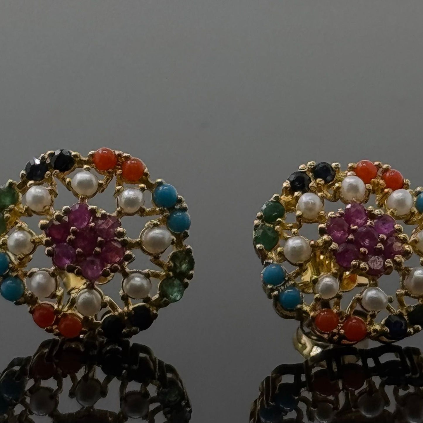 22K Solid Gold Fancy Studs ES219