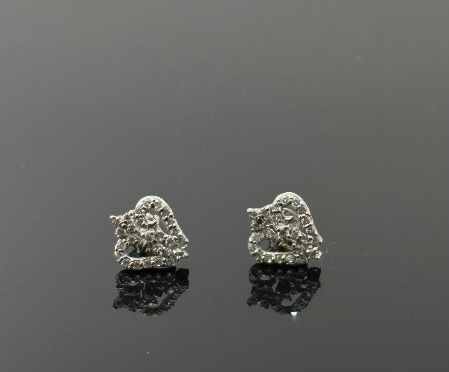 22K Solid Gold Fancy Studs ES234