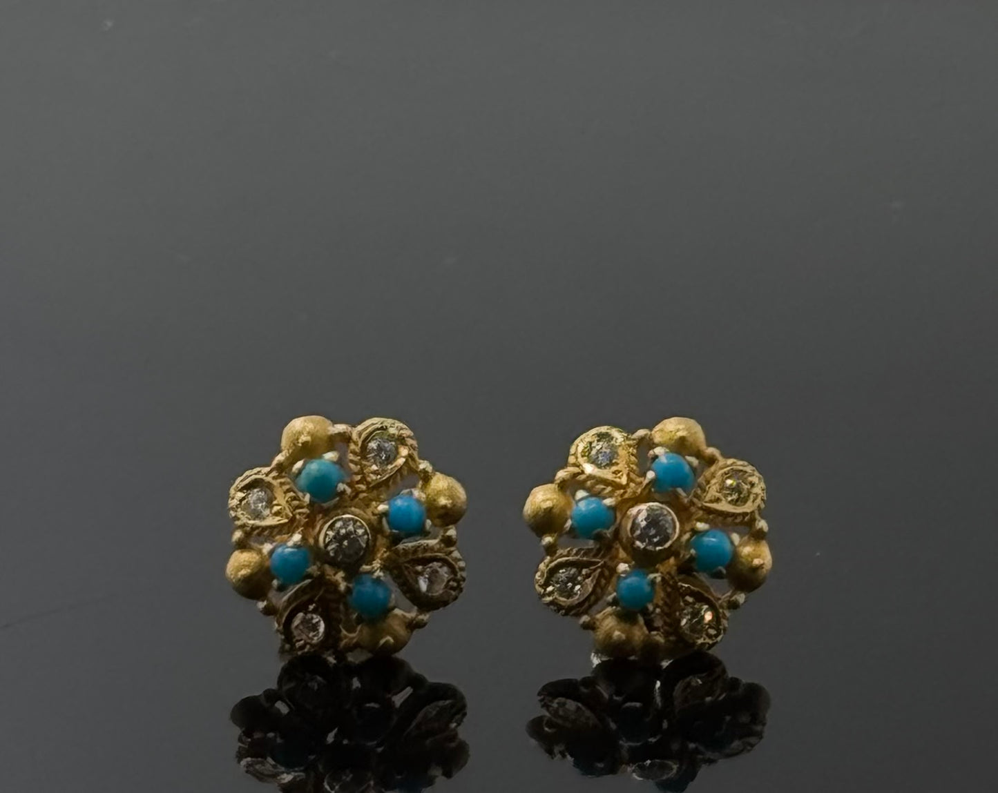 22K Solid Gold Fancy Studs ES248