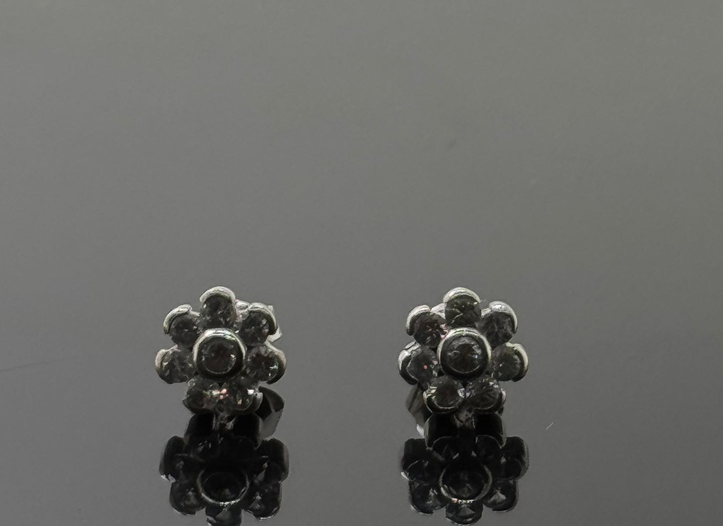 18K Solid Gold Fancy Studs ES267
