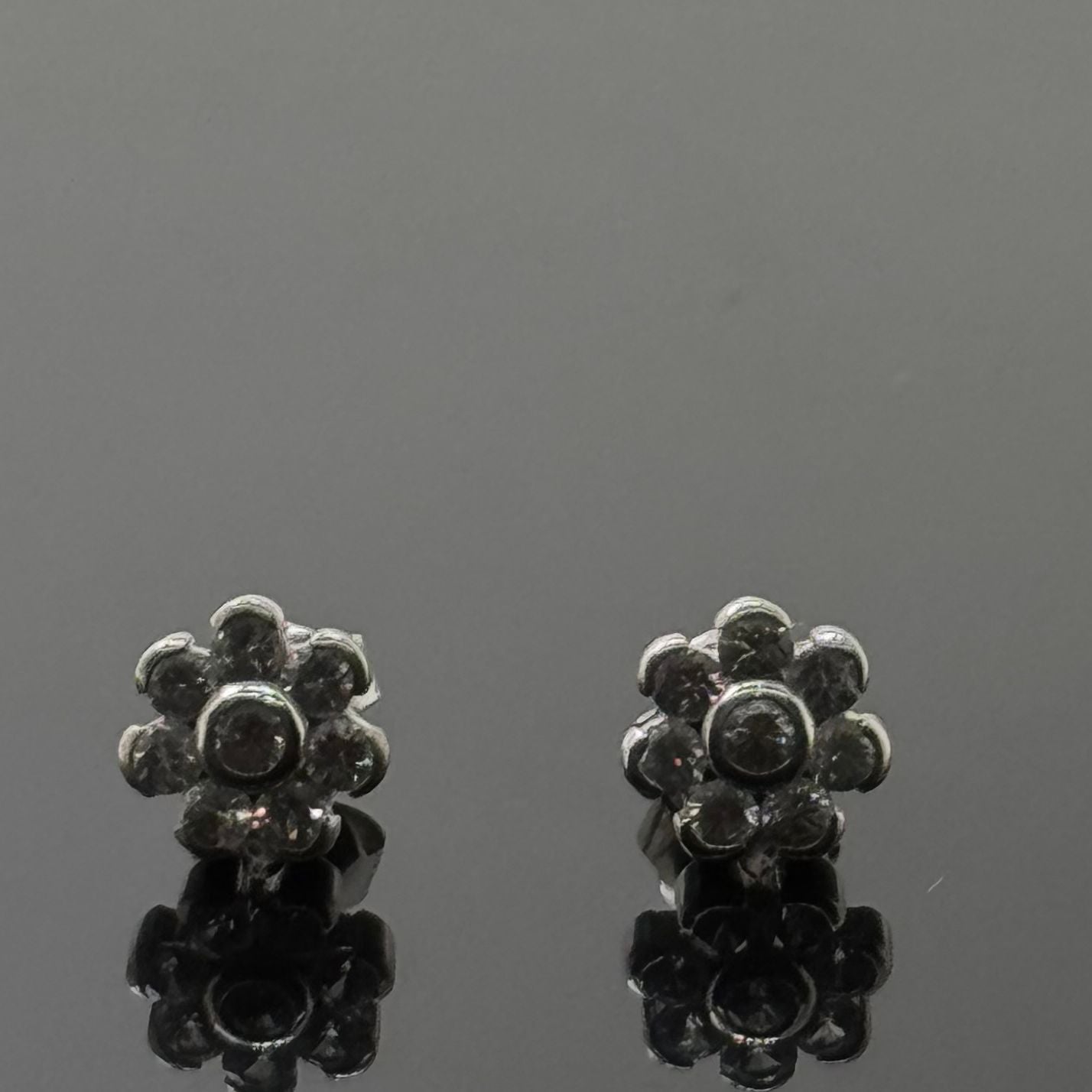 18K Solid Gold Fancy Studs ES267