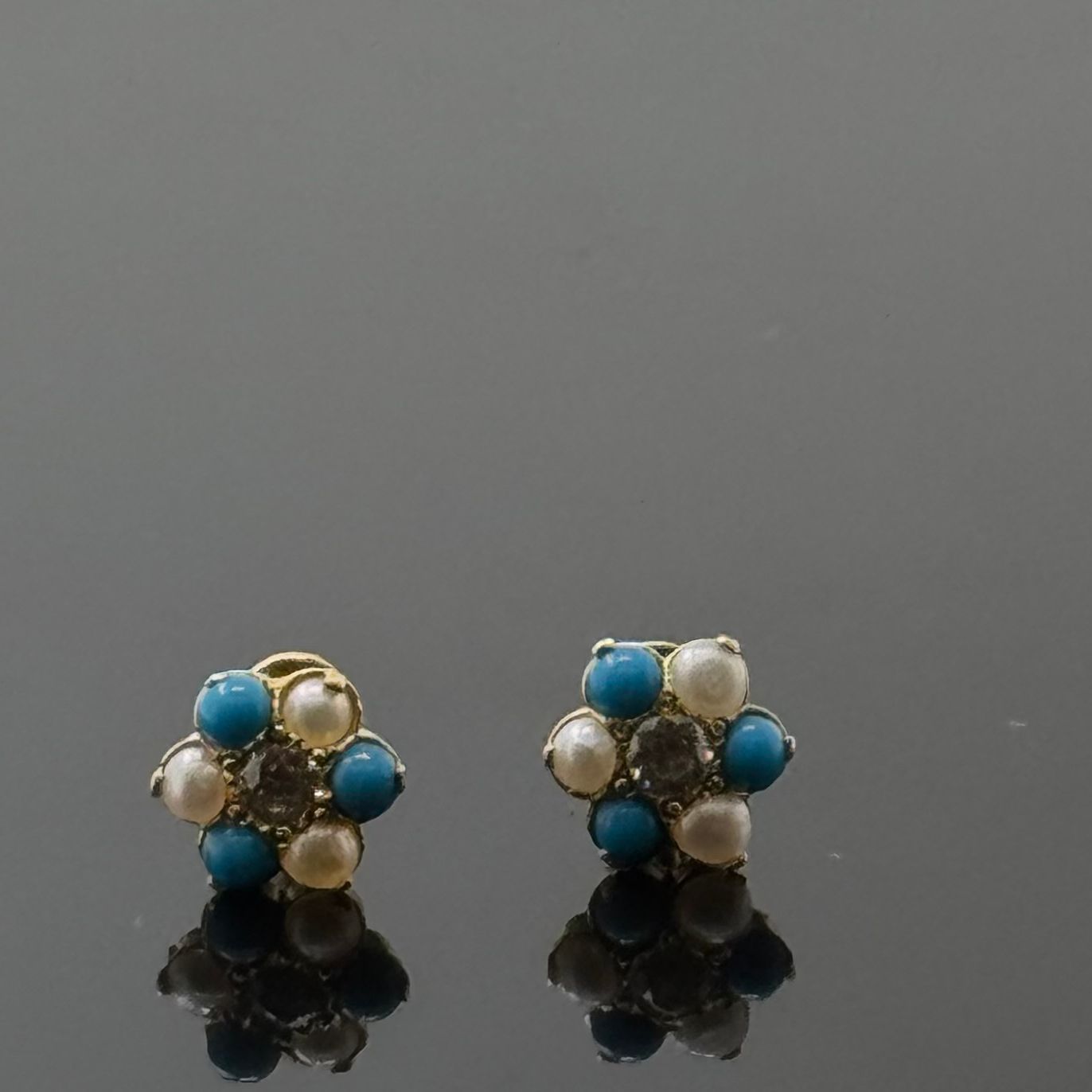 18K Solid Gold Fancy Studs ES268