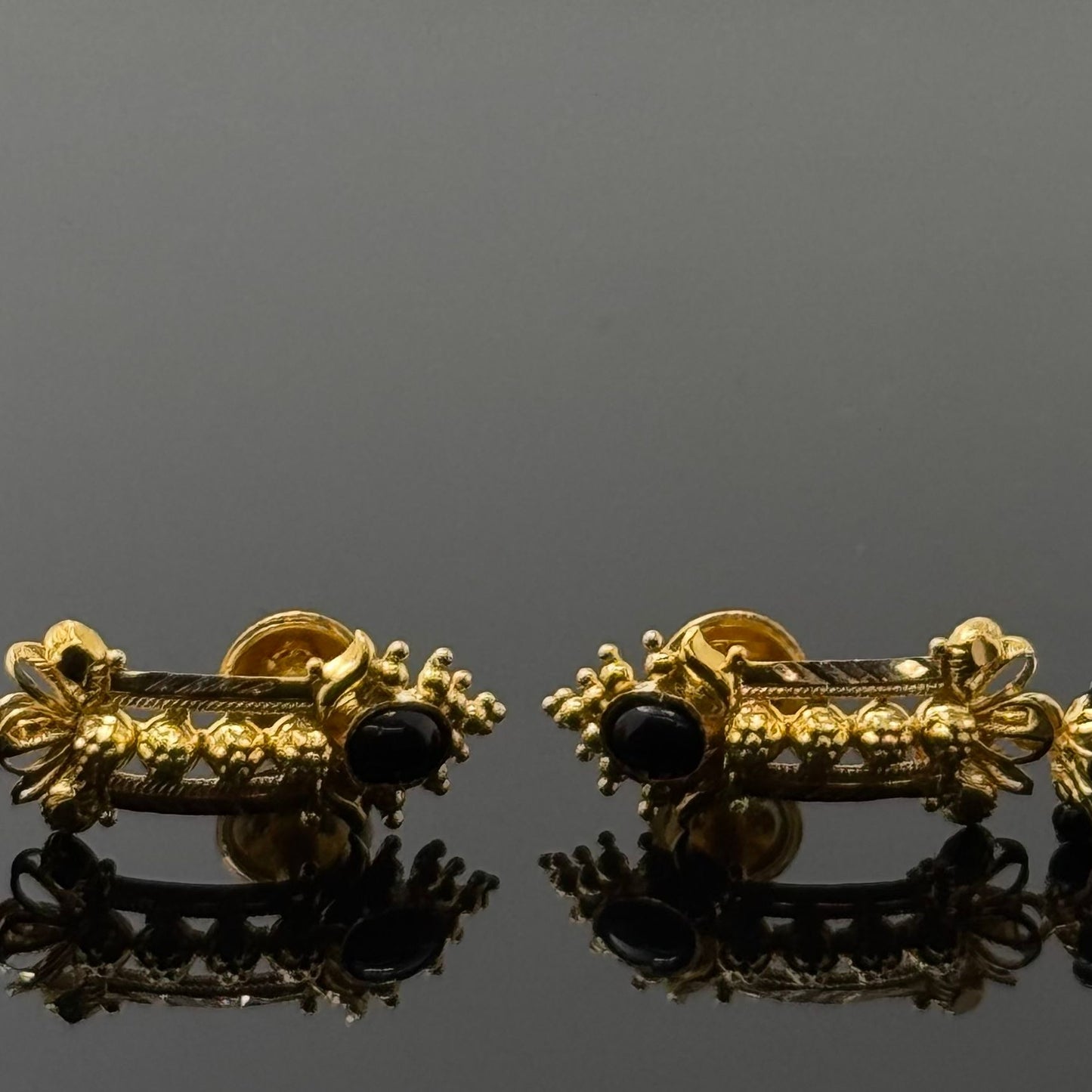 22K Solid Gold Fancy Studs ES277