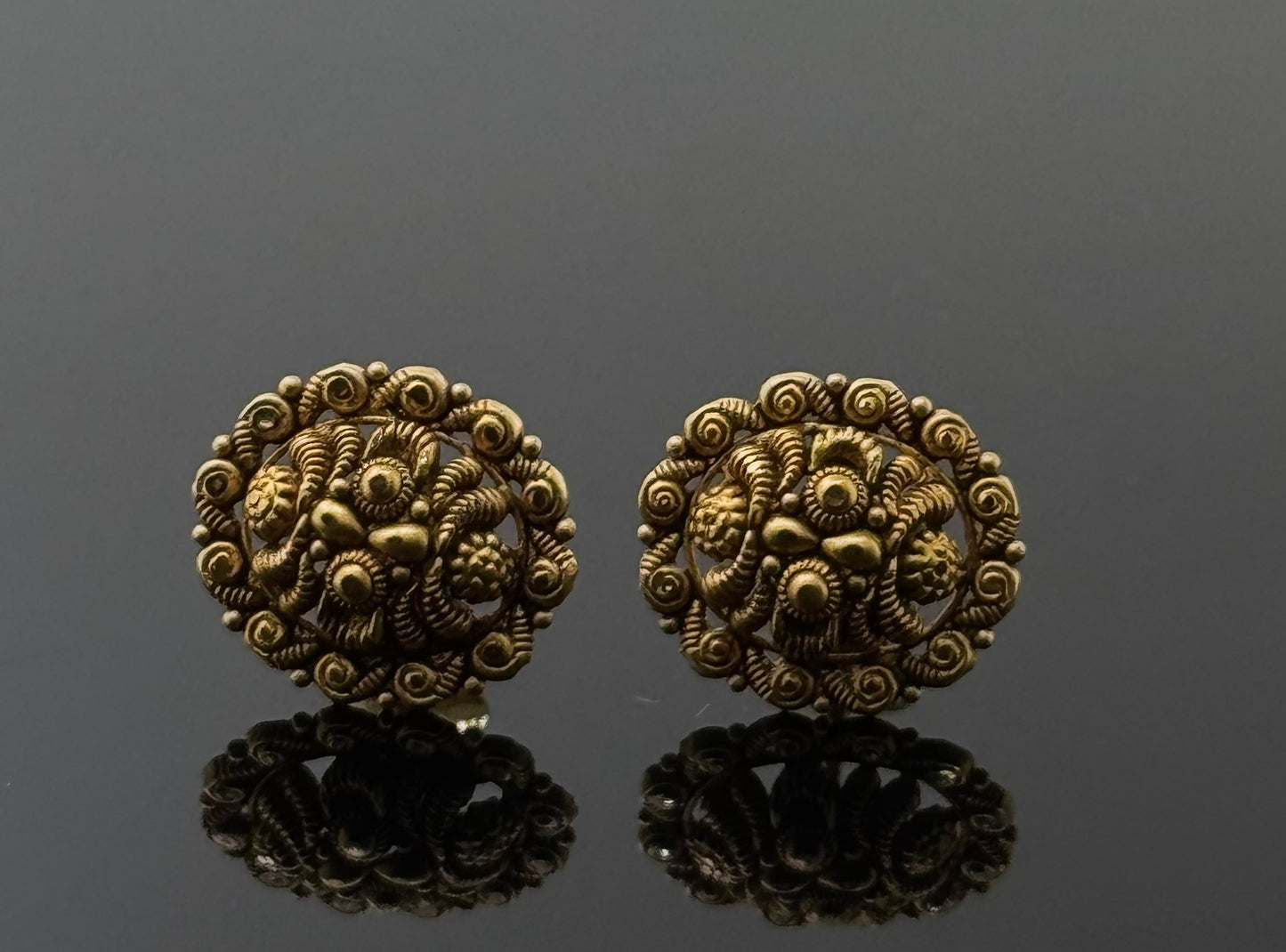 22K Solid Gold Fancy Studs ES289