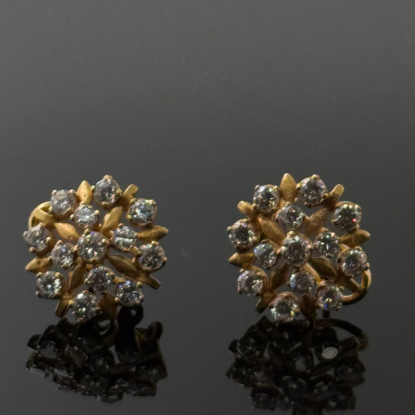 22K Solid Gold Fancy Studs ES291