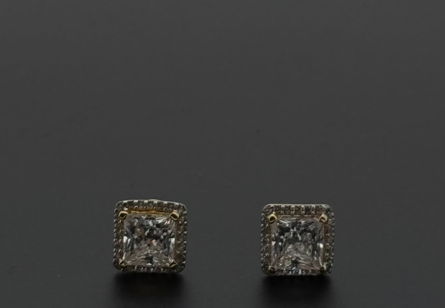 22K Solid Gold Fancy Studs ES358