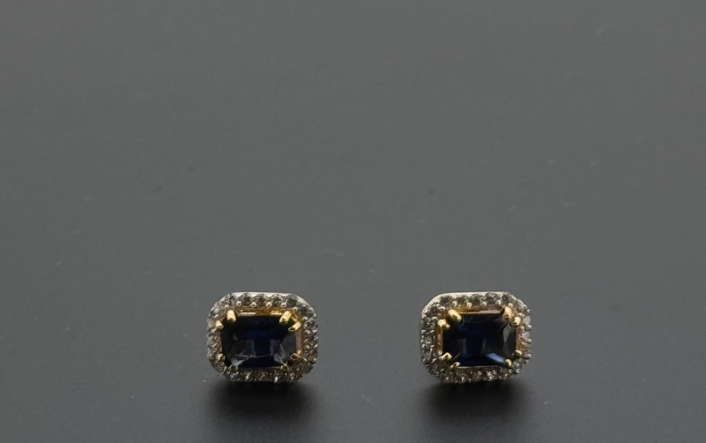 22K Solid Gold Fancy Studs ES361
