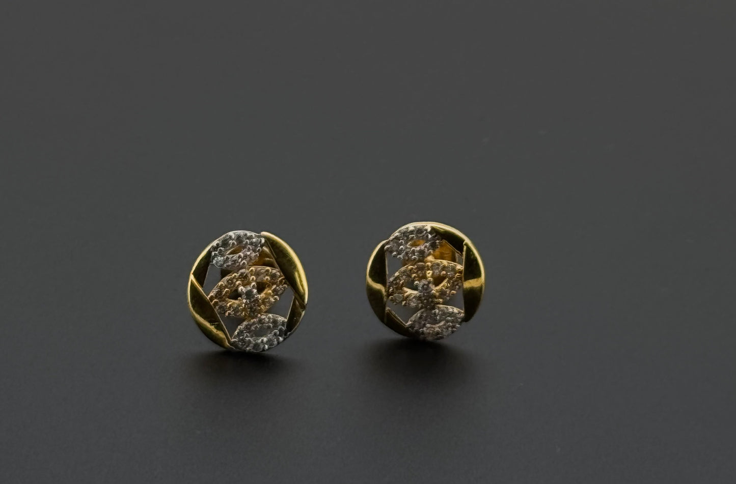 22K Solid Gold Fancy Studs ES374