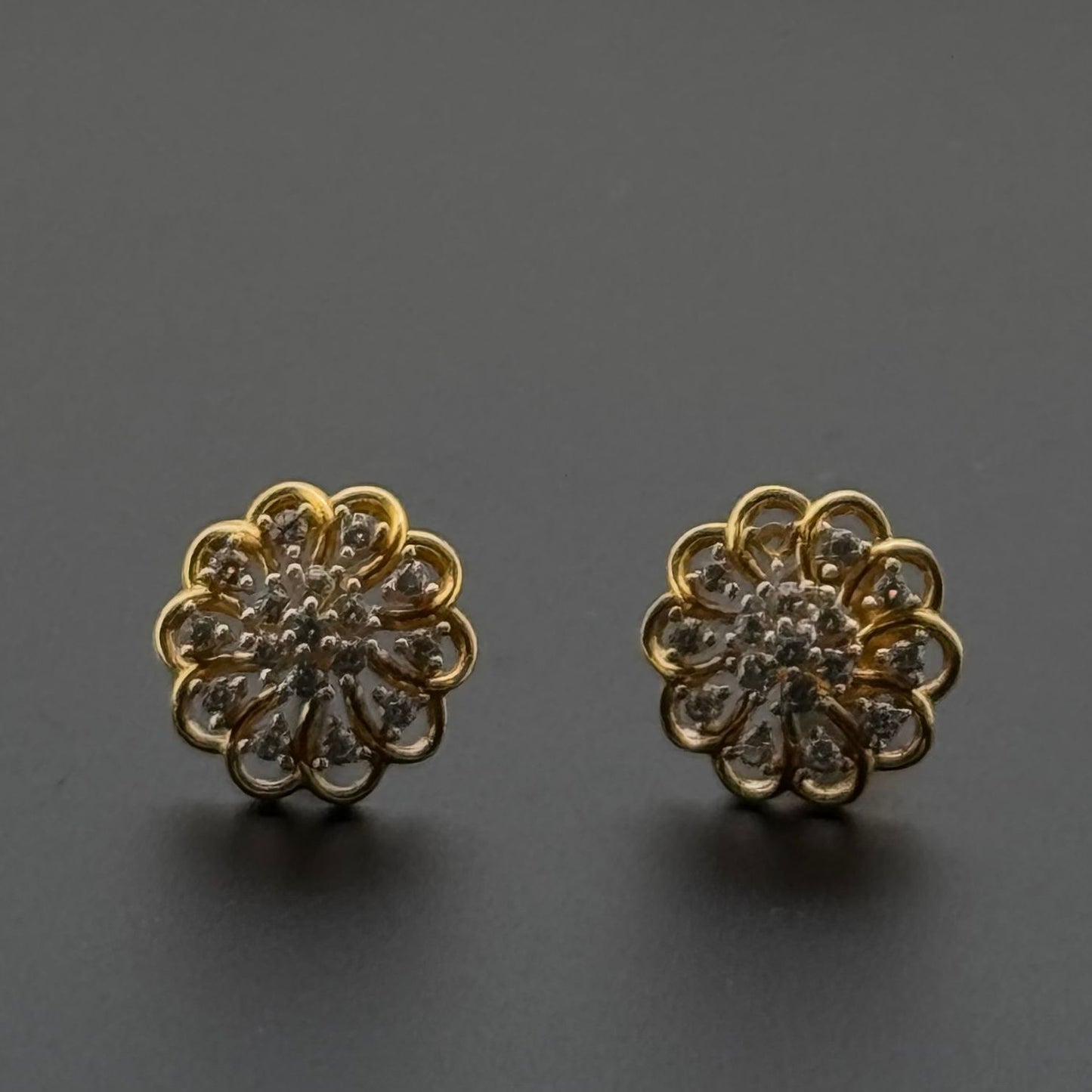 22K Solid Gold Fancy Studs ES384