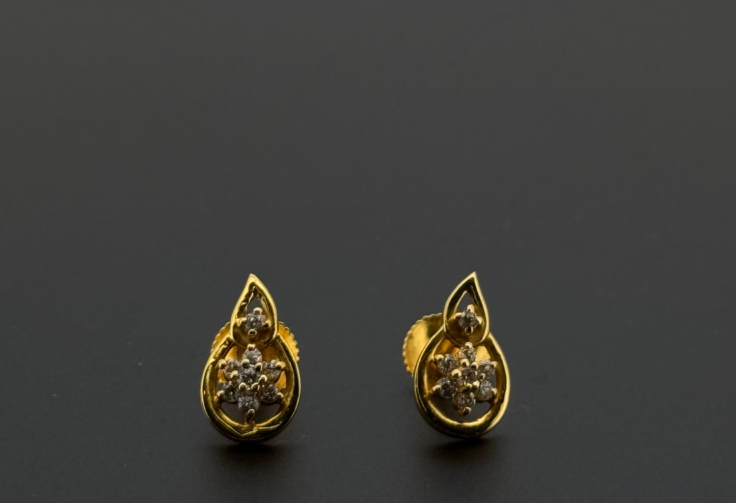22K Solid Gold Fancy Studs ES391