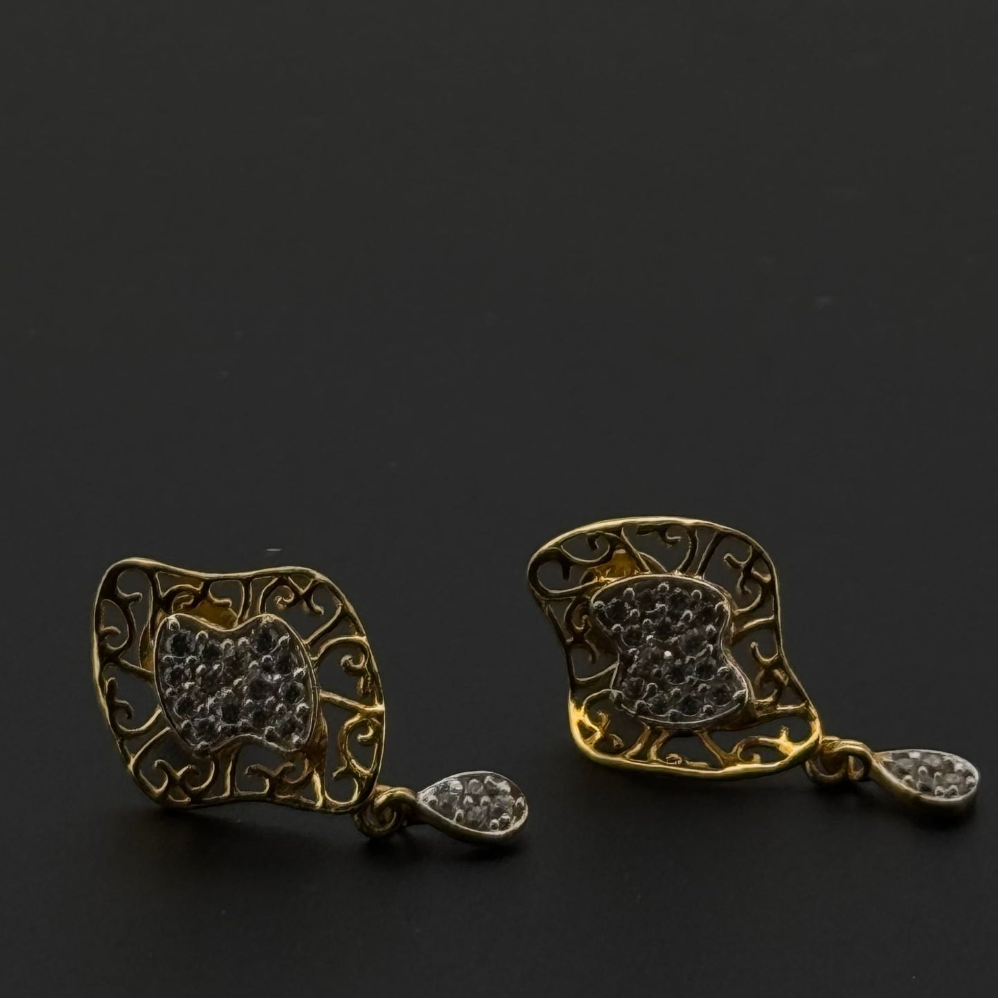 22K Solid Gold Fancy Studs ES449