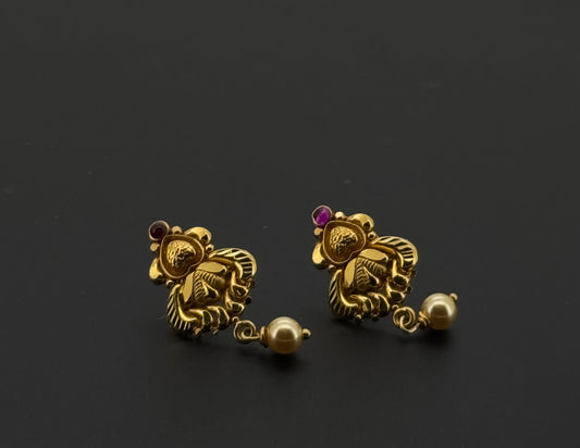 22K Solid Gold Fancy Studs ES469