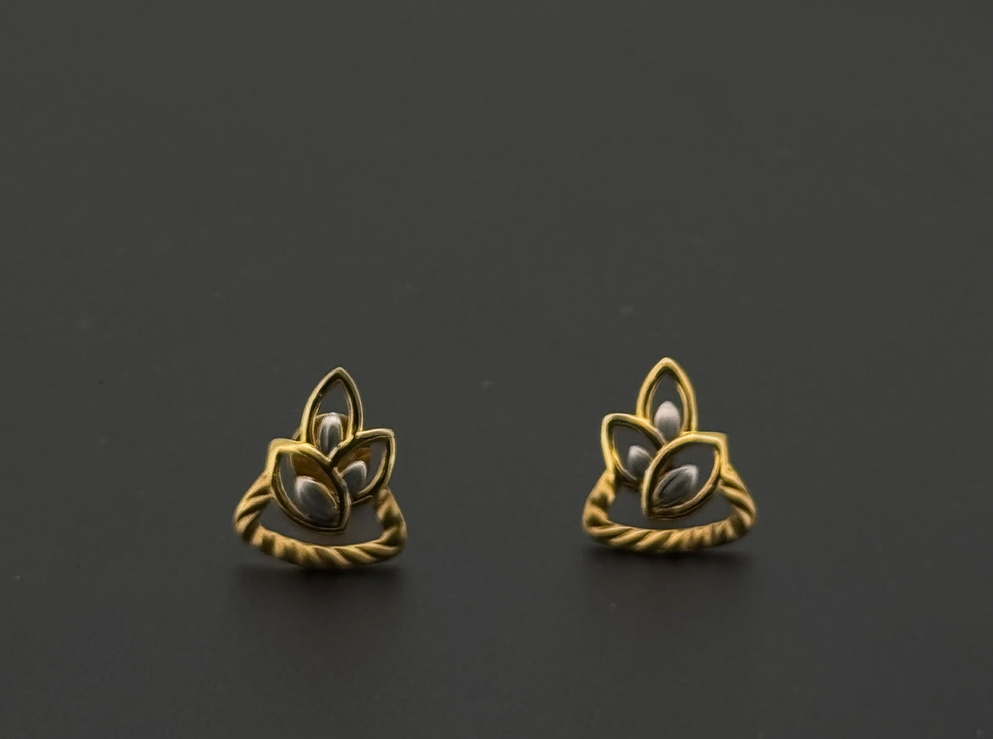 22K Solid Gold Fancy Studs ES478