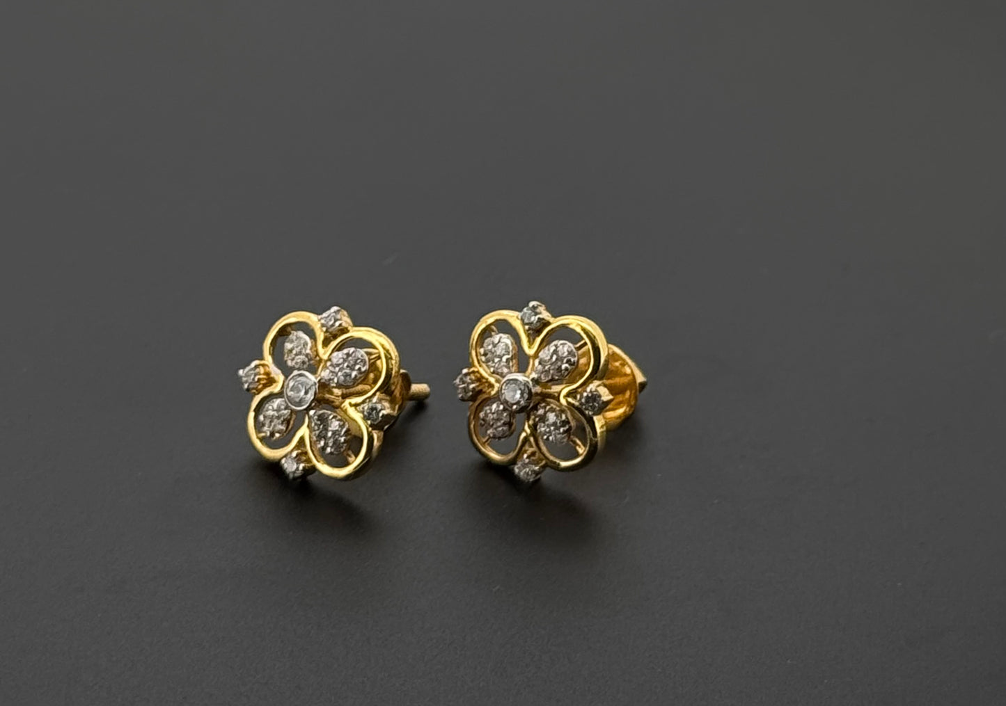 22K Solid Gold Fancy Studs ES493