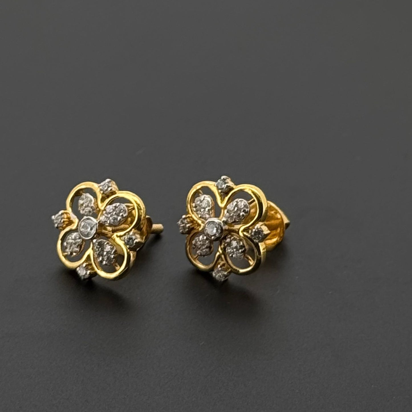 22K Solid Gold Fancy Studs ES493