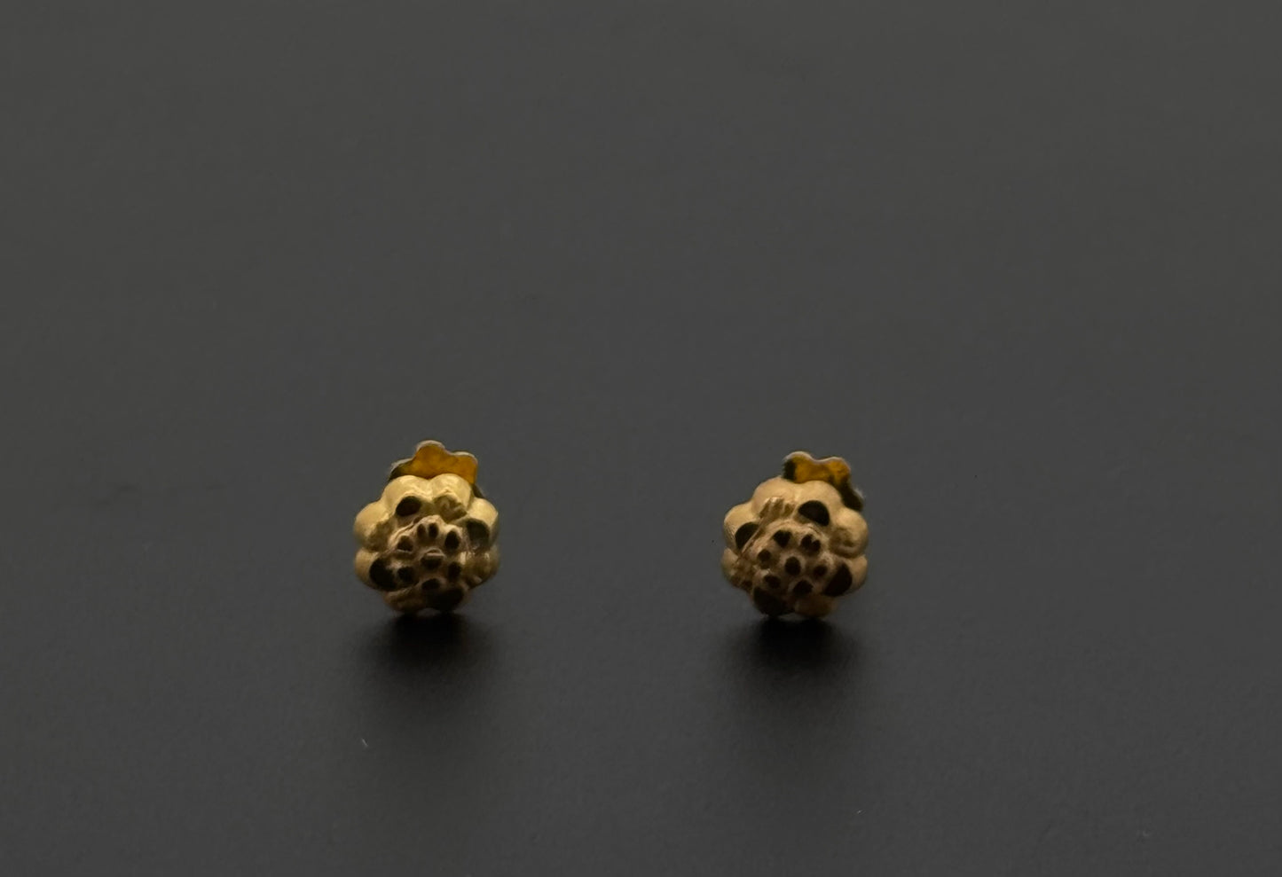 18K Solid Gold Fancy Studs ES609