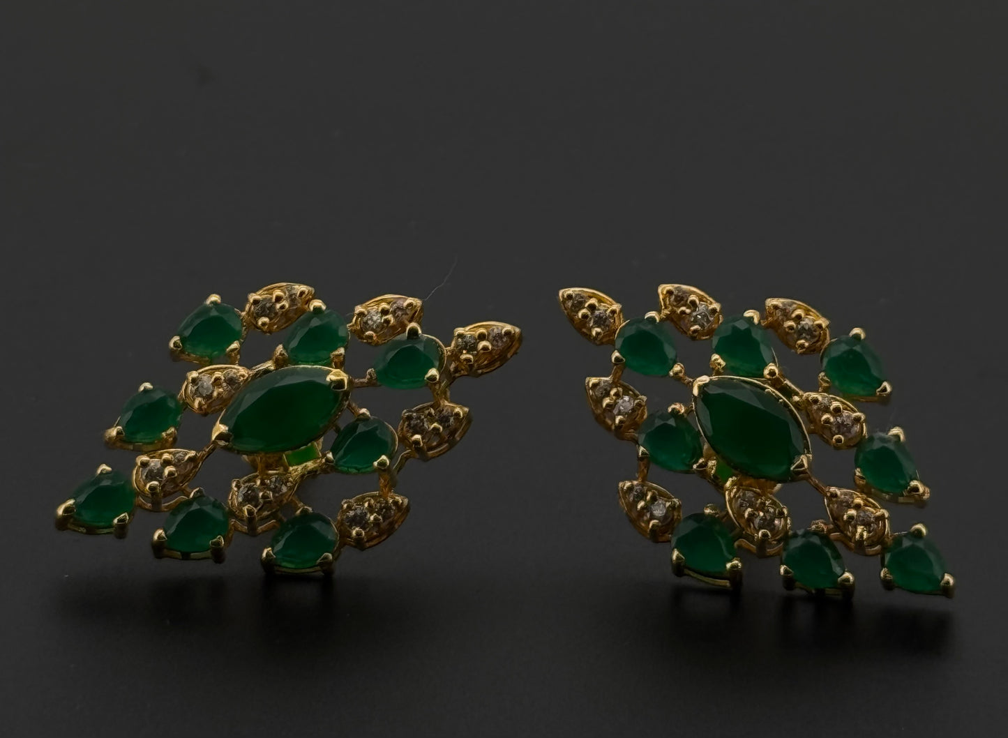 22K Solid Gold Fancy Studs ES617