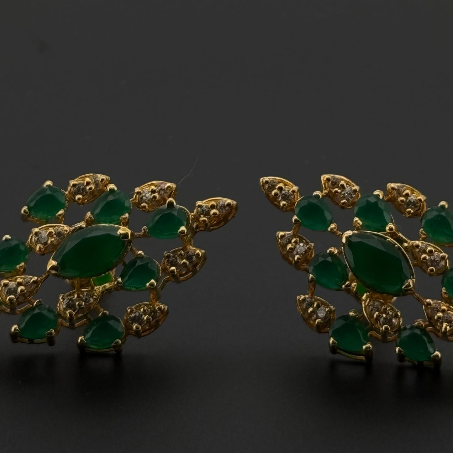 22K Solid Gold Fancy Studs ES617