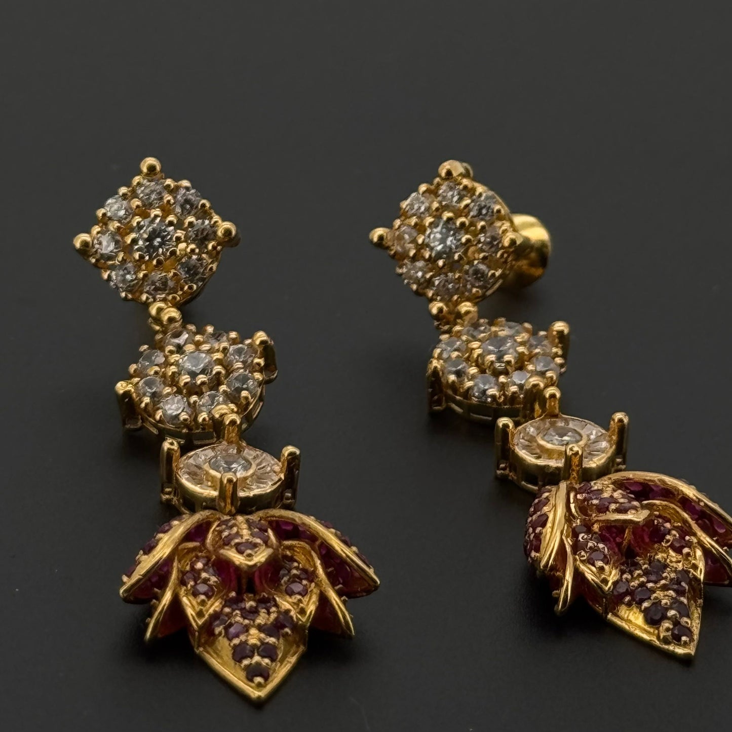 22K Solid Gold Fancy Studs ES619