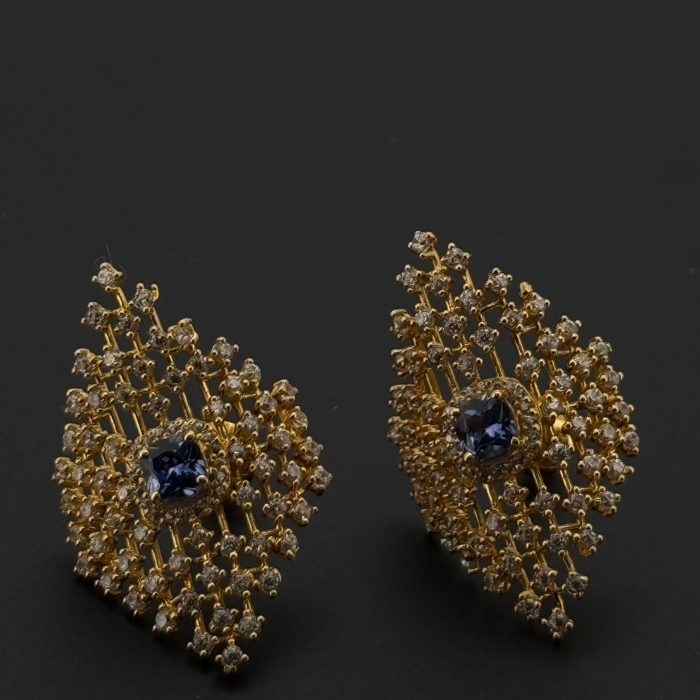 22K Solid Gold Fancy Studs ES627