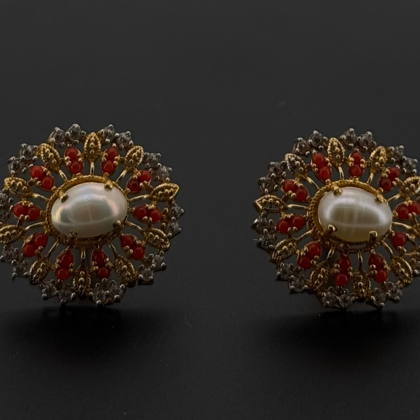 22K Solid Gold Fancy Studs ES712