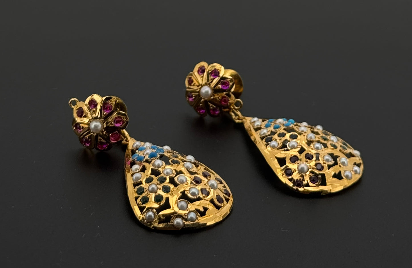 22K Solid Gold Fancy Studs ES839