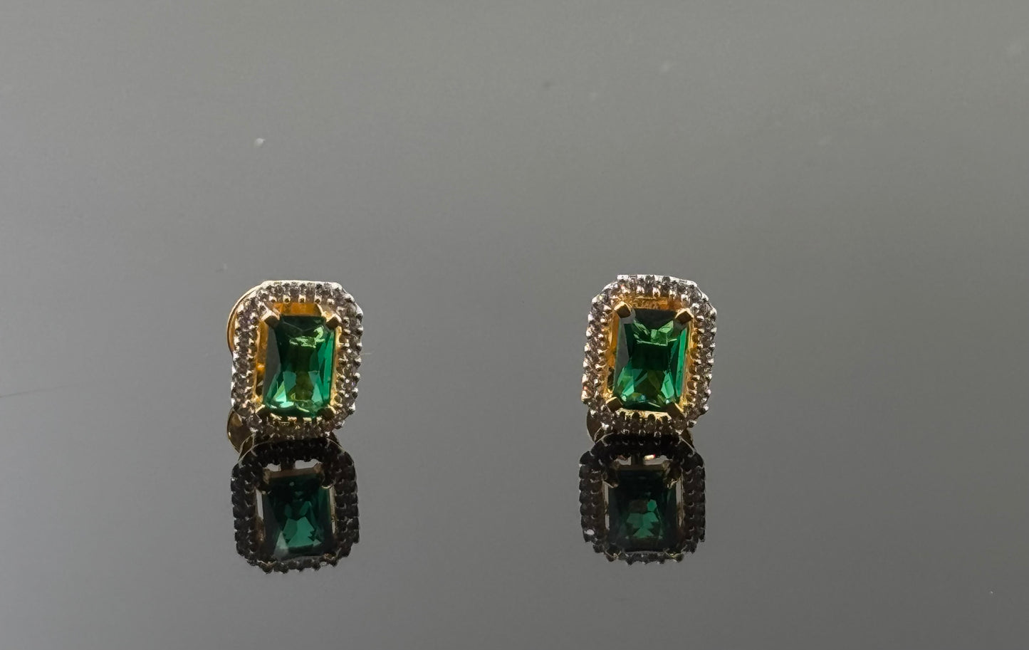 22K Solid Gold Fancy Studs ES86