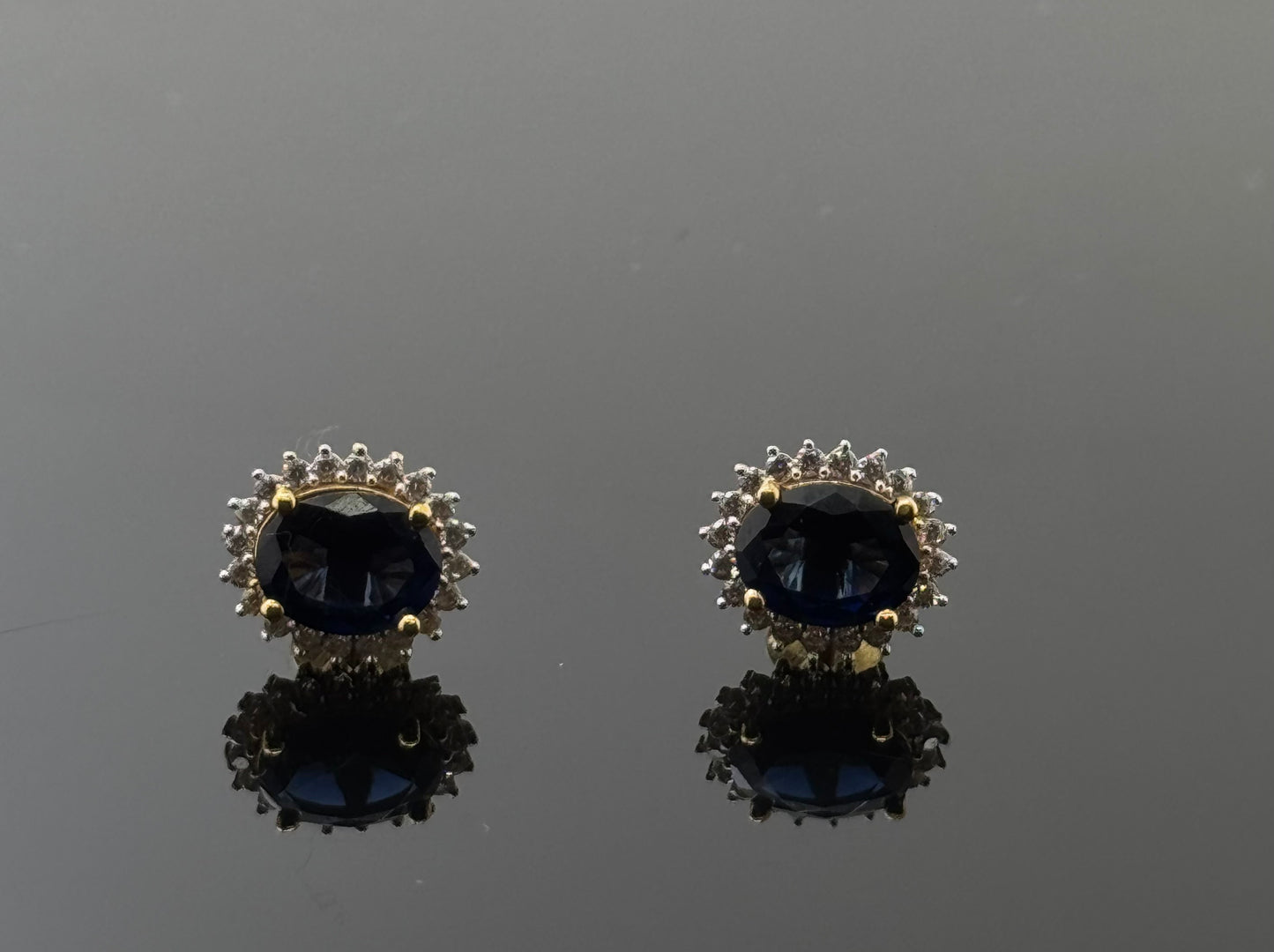 22K Solid Gold Fancy Studs ES94