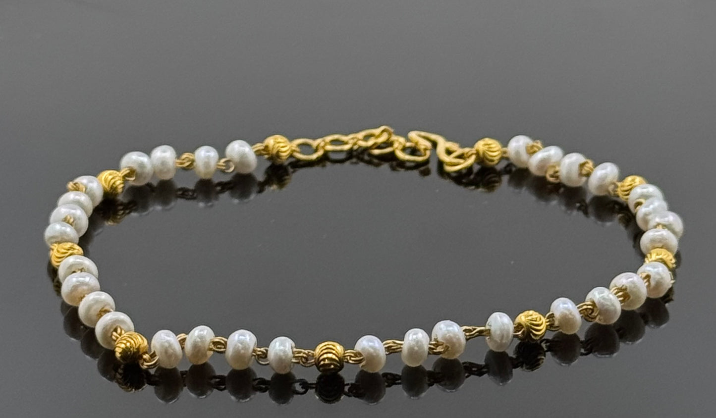 22k Solid Gold Ladies Simple Bracelet GB151