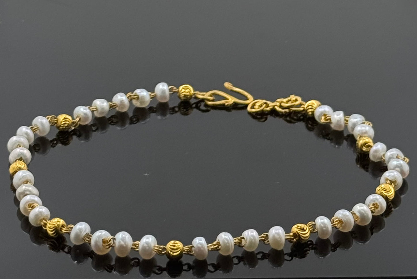 22k Solid Gold Ladies Simple Bracelet GB153