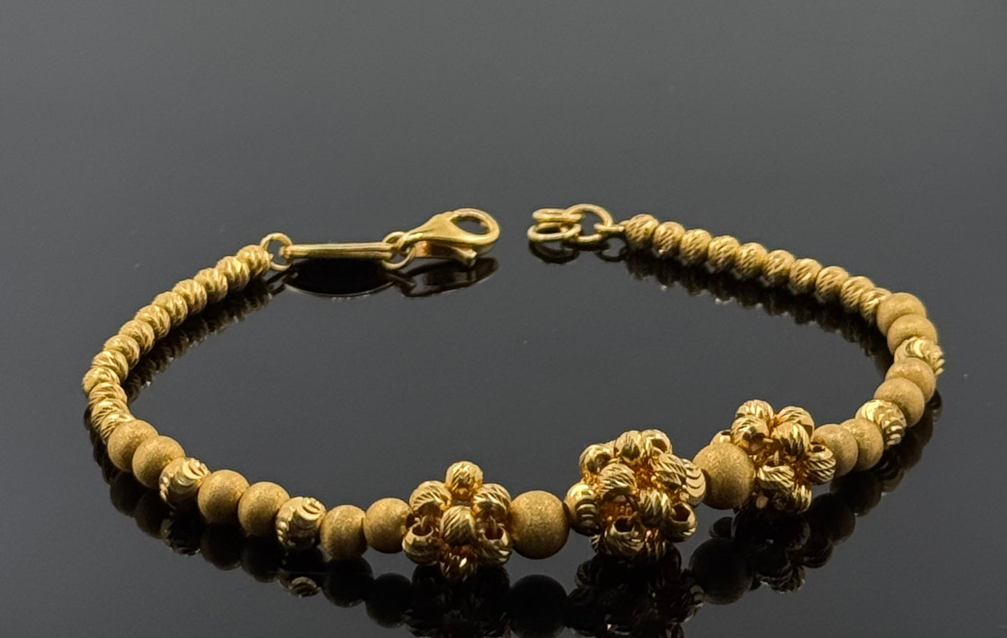 22k Solid Gold Ladies Simple Bracelet GB155