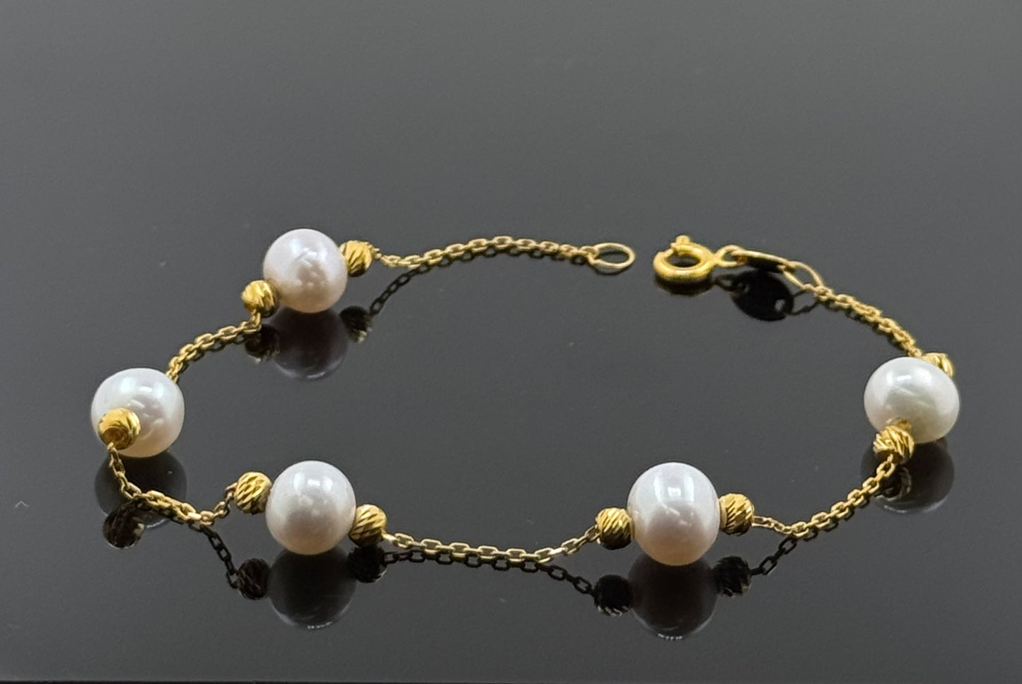 21k Solid Gold Ladies Simple Bracelet GB156