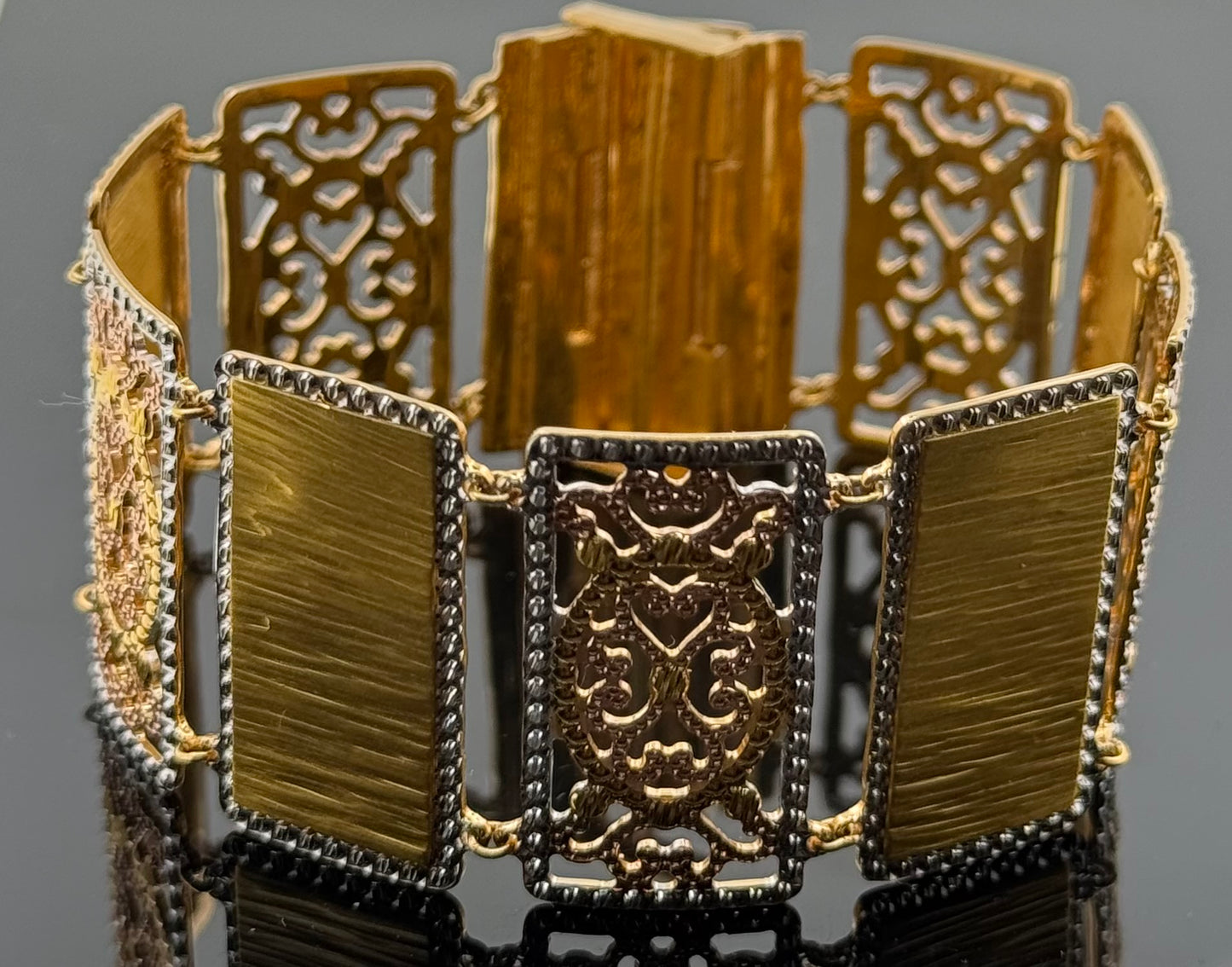 22k Solid Gold Ladies Simple Bracelet GB274