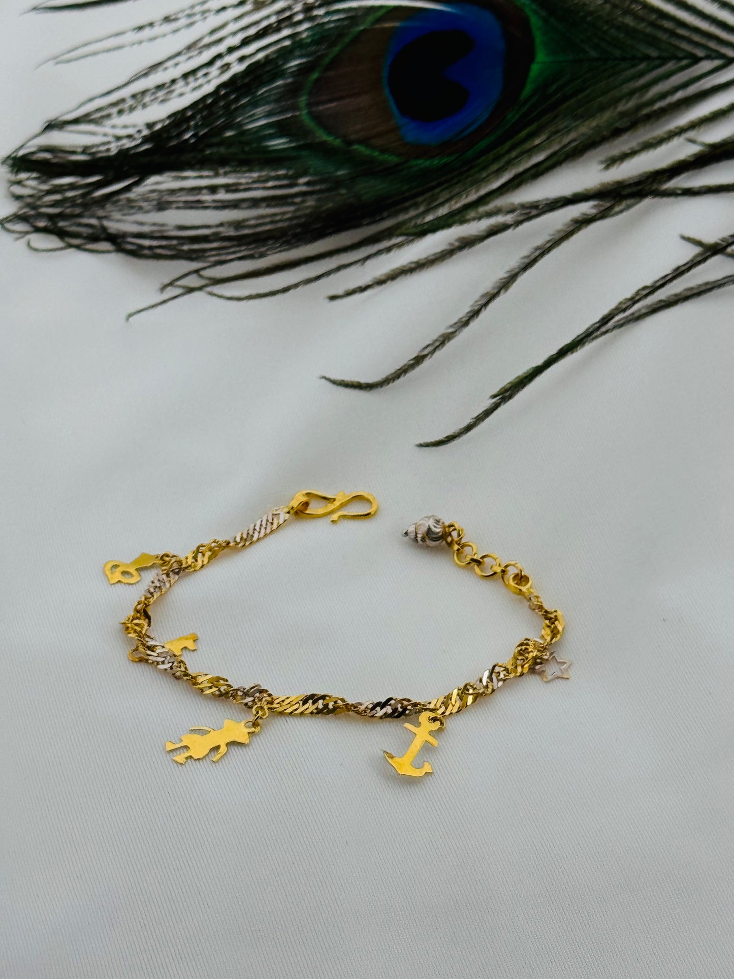 22k Solid Gold Ladies Simple Bracelet GB469
