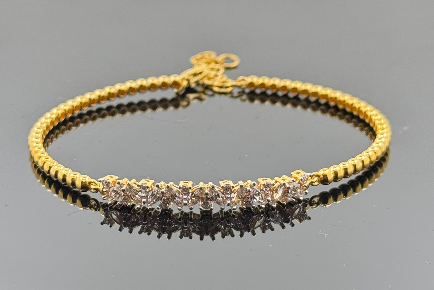 22k Solid Gold Ladies Simple Bracelet GB47