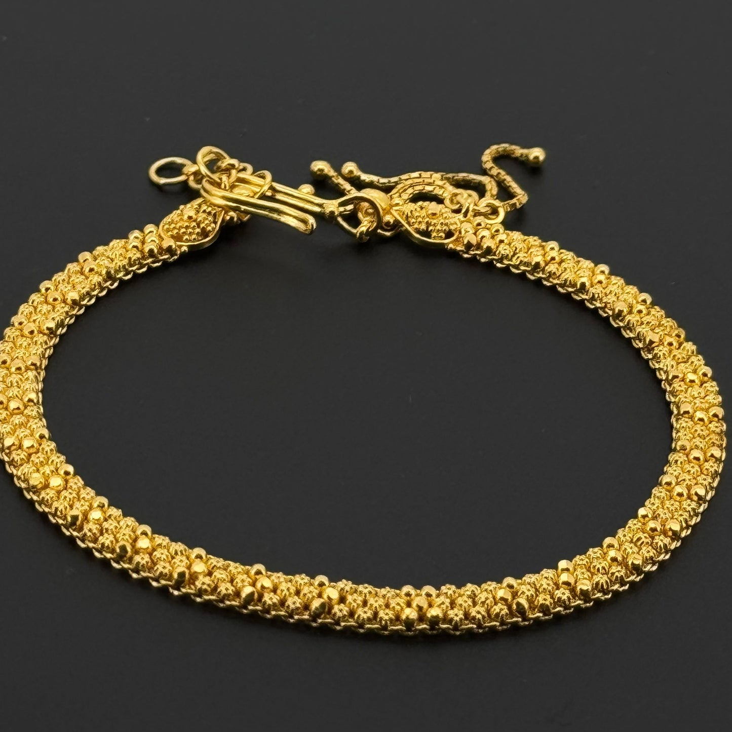 22k Solid Gold Ladies Simple Bracelet GB496