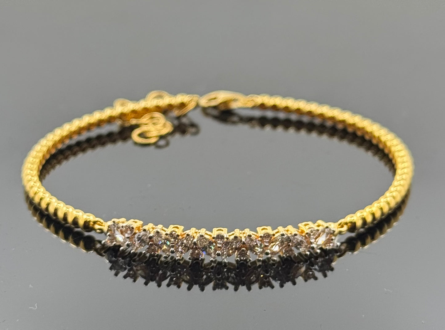 22k Solid Gold Ladies Simple Bracelet GB51