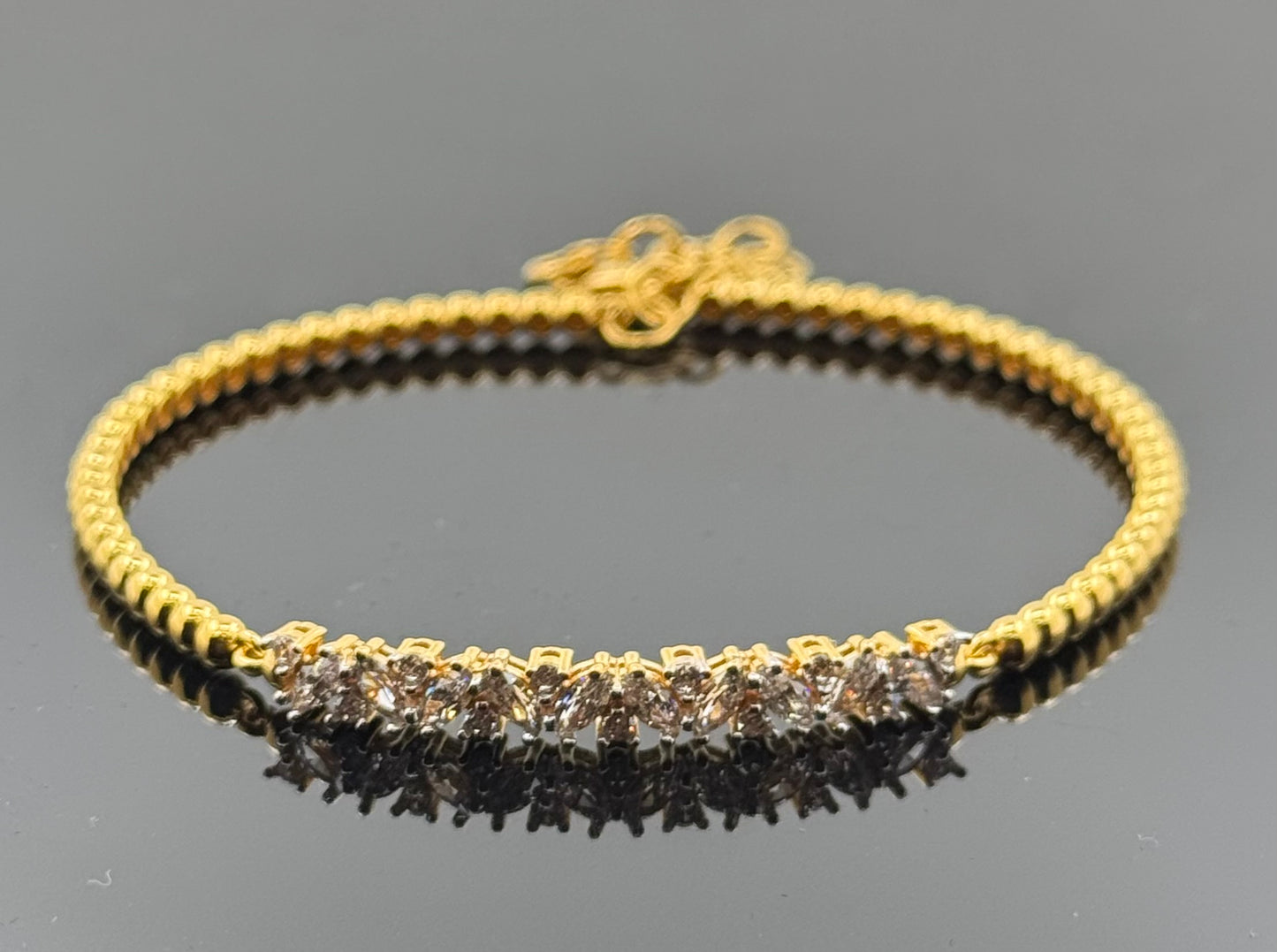 22k Solid Gold Ladies Simple Bracelet GB52