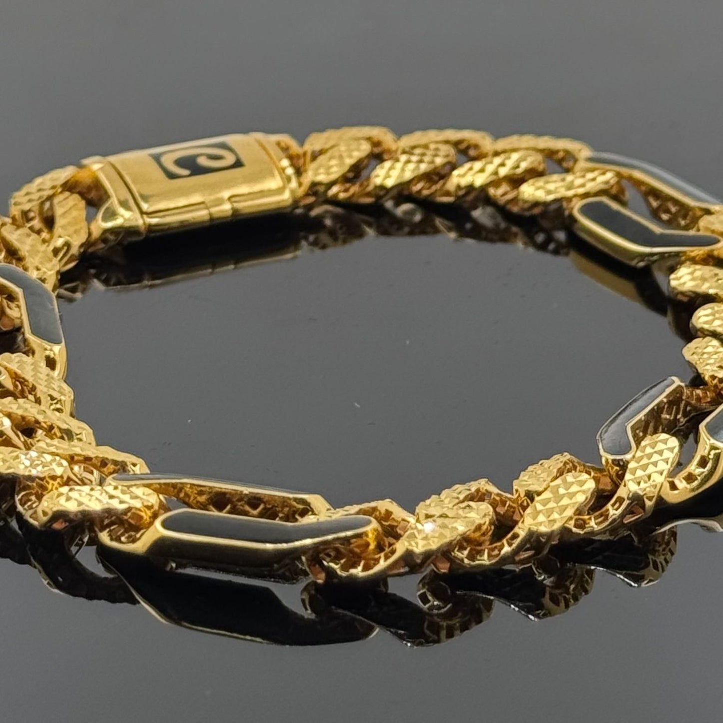 22k Solid Gold Ladies Simple Bracelet GB54